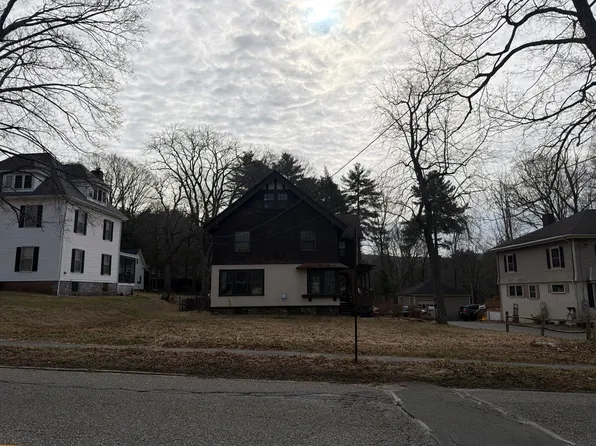 89 Church St, Ware, MA 01082