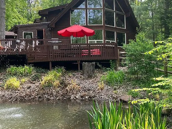 17126 Catsden Rd, Chagrin Falls, OH 44023