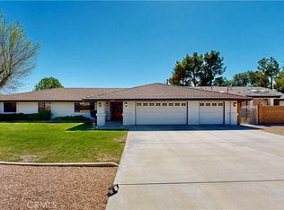 16450 Tao Rd, Apple Valley, CA 92307