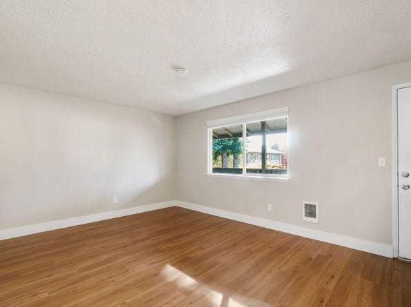 510 Lilly Rd SE #8