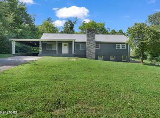 8005 Burchfield Dr, Oak Ridge, TN 37830