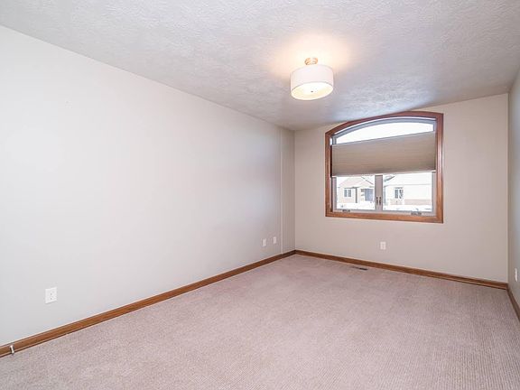 4th image of 2703 W Sudbury St