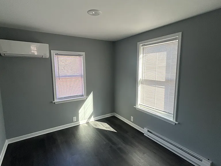 211 Pennsylvania Rd — Photo 6