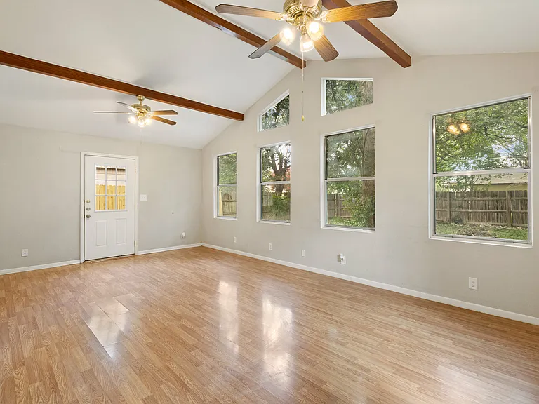 407 Cicero Dr — Photo 5