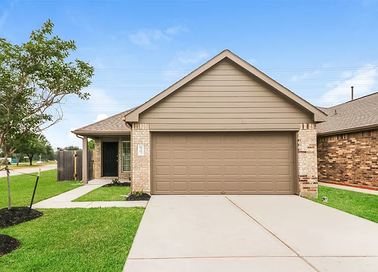 6303 Austinville Dr — Photo 1