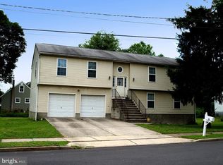 37 Berg Ave, Hamilton, NJ 08610