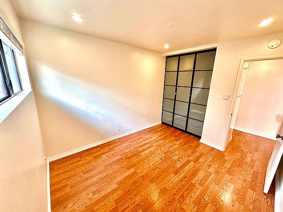 5th image of 1527 E Mariposa Ave