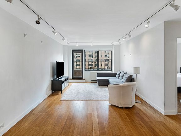 2nd image of 301 E 62nd St APT 14K