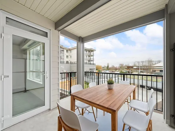 23222 Gilley Rd #203, Richmond, BC V6V 1E4