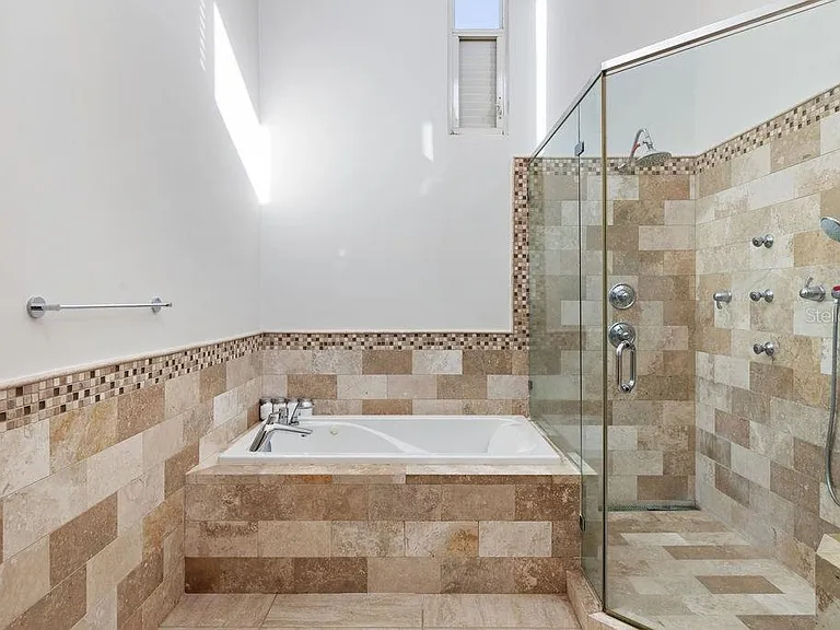 251 Dorado Bch E — Photo 25