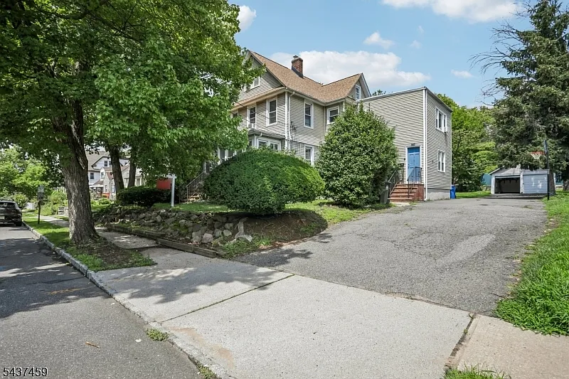 2 bed, 1.0 bath, $2,800 — Photo 3