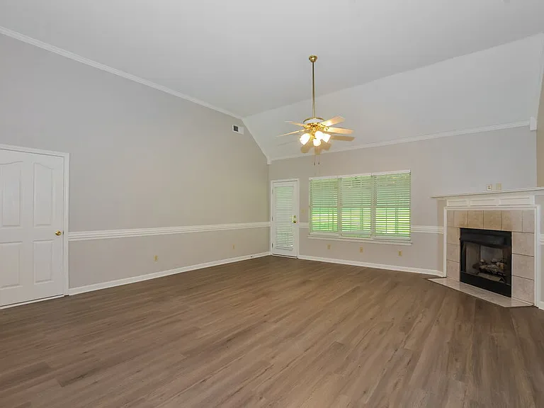 2382 Bethany Dr — Photo 5