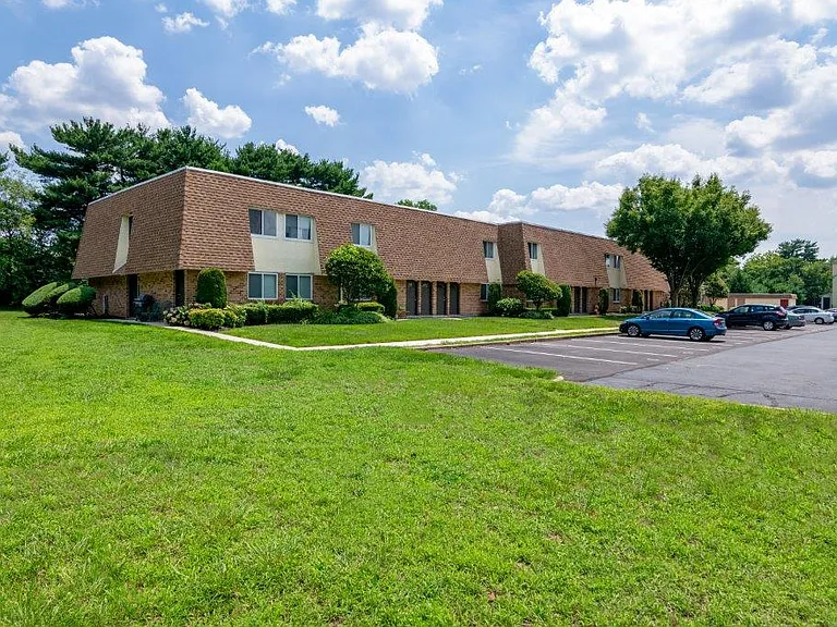Westwood Gardens Apartment Homes — Photo 17