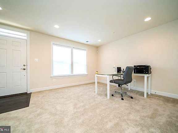 5th image of 4502 Woodberry St