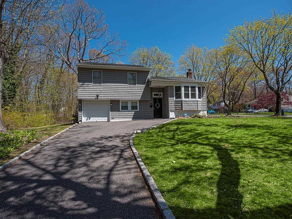 1st image of 205 Oaklawn Dr