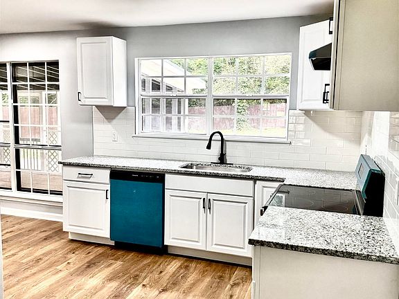 4th image of 1936 Carraway St