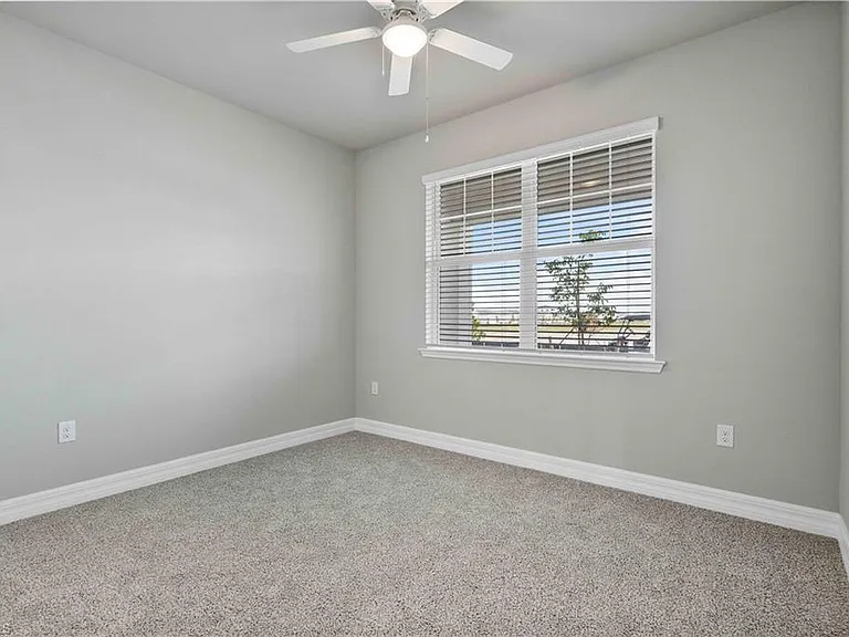 16420 Seven Lakes Ave — Photo 4