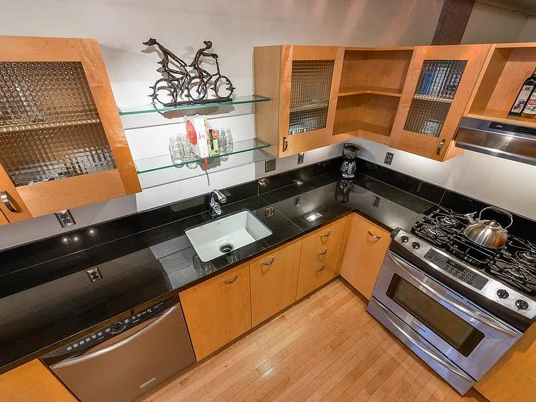 333 NW 9th Ave #501 — Photo 11