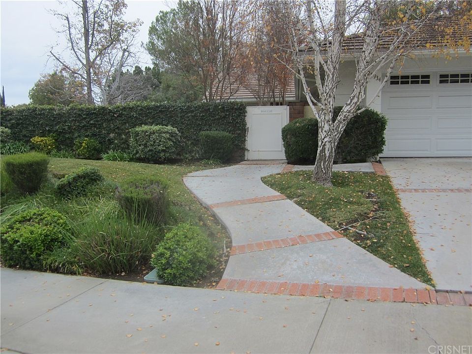 1st image of 25934 Versailles Ave