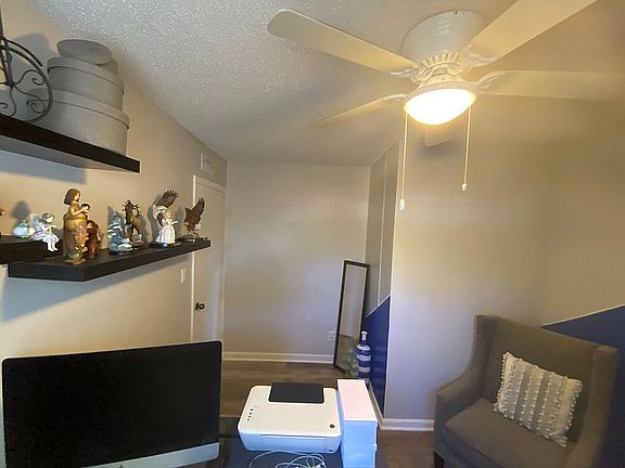 5th image of 230 Aurora Cir