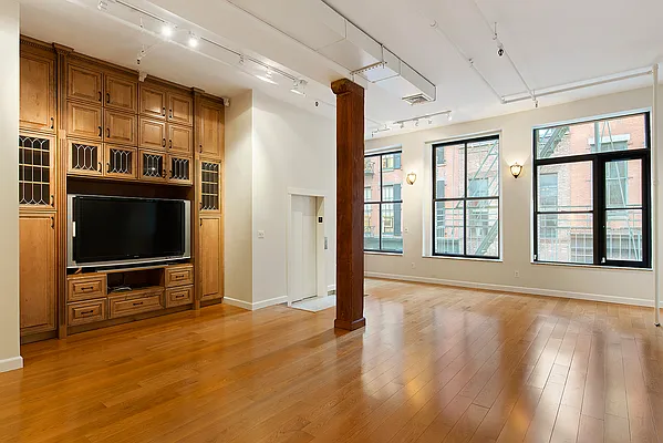 Sold by CORE | media 17