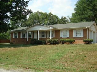 1572 Sandy Ln, Lincolnton, NC 28092