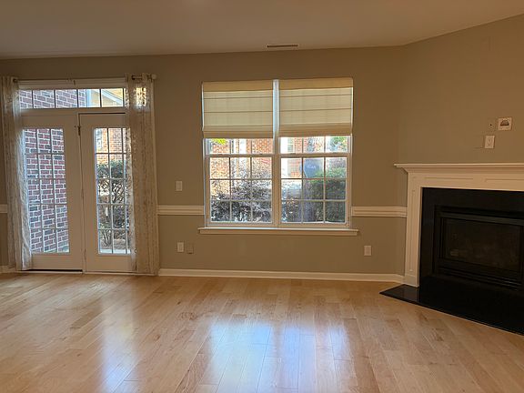 5th image of 1050 Remington Oaks Cir