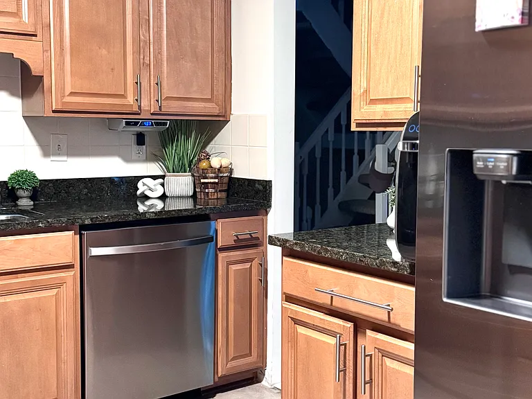 7315 Golden Horseshoe Ct — Photo 12