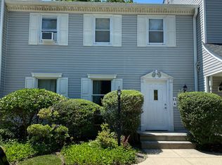 43 Brushy Neck Lane Colonial Arms UNIT 6, Westhampton, NY 11977