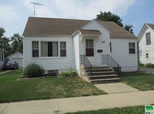 449 Sumner St, Cherokee, IA 51012