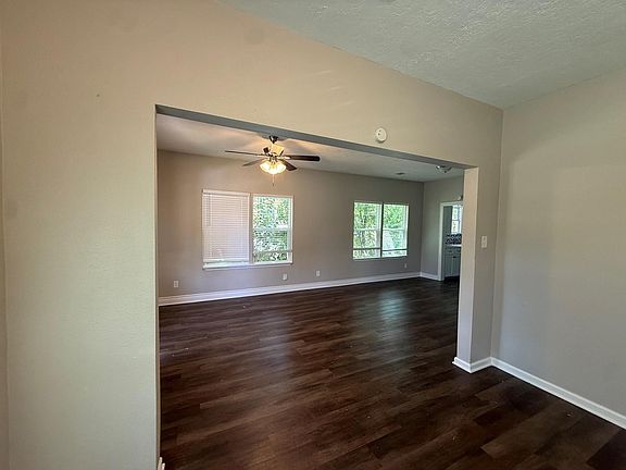 5th image of 909 King St