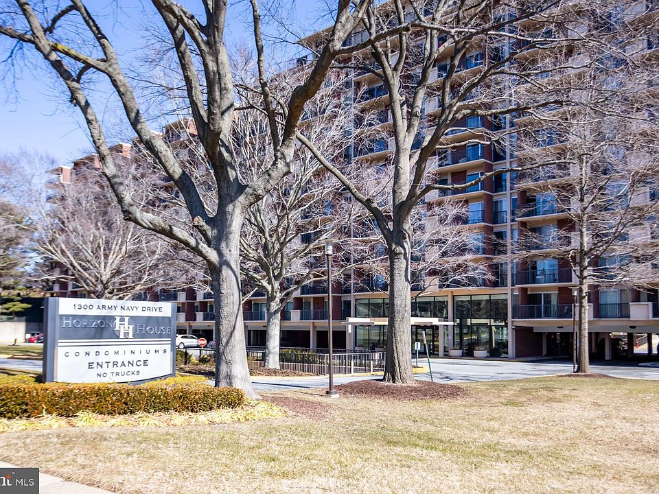 1st image of 1300 Army Navy Dr APT 929