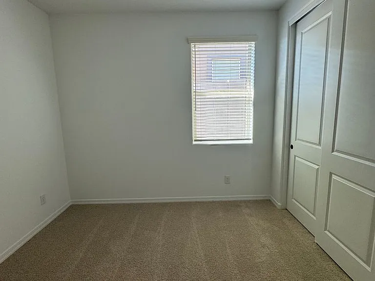 13327 W Eagle Feather Rd — Photo 19