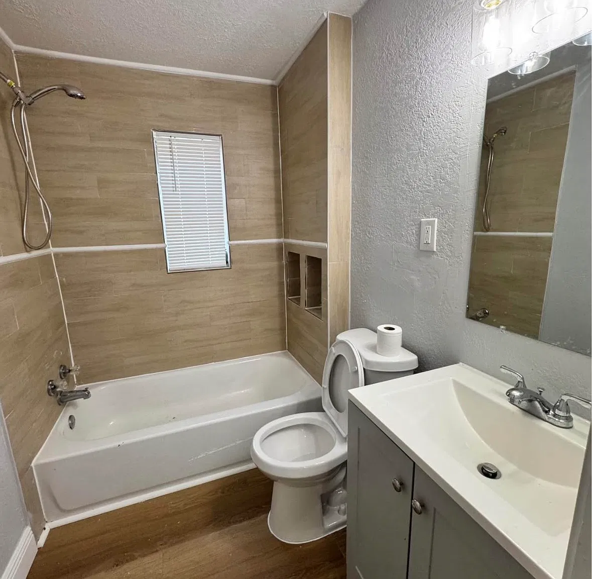 3 bed, 1200 sqft, $1,850 — Photo 2