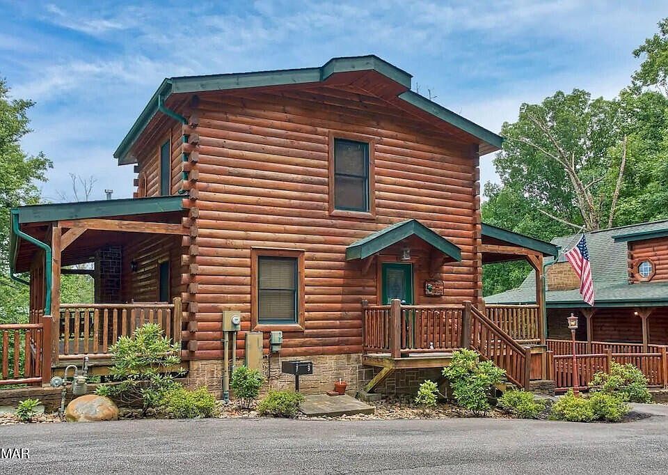 1st image of 742 Glory Ridge Way