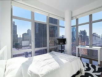 Rented by R New York