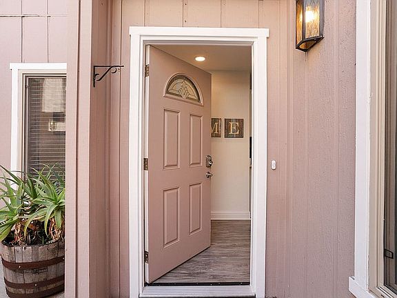 5th image of 2420 S Park Ln