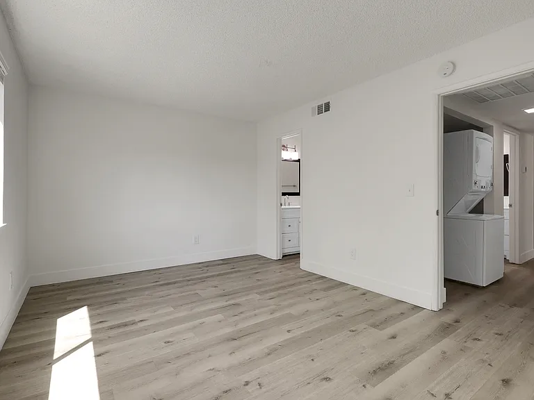 2x2-Master Bedroom