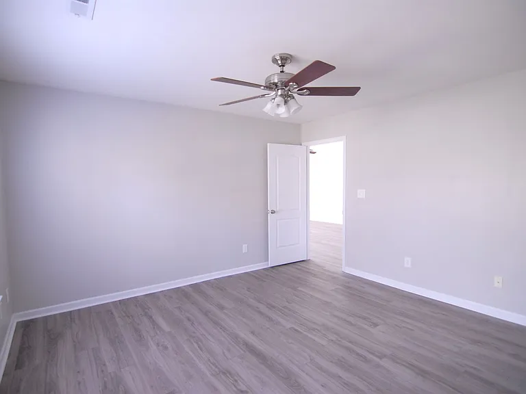 2804 Pleasant Garden Rd — Photo 11
