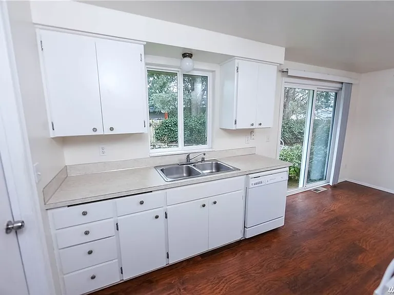 2102 Margaret Pl — Photo 10