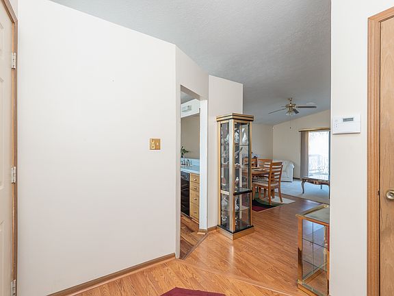 3rd image of 5344 Telford Ct