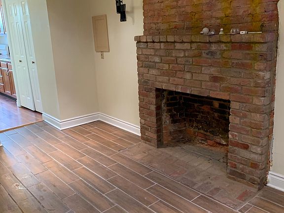 3rd image of 111 Mulberry St