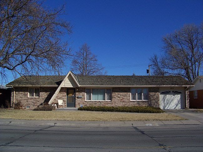 1st image of 1015 W Philip Ave