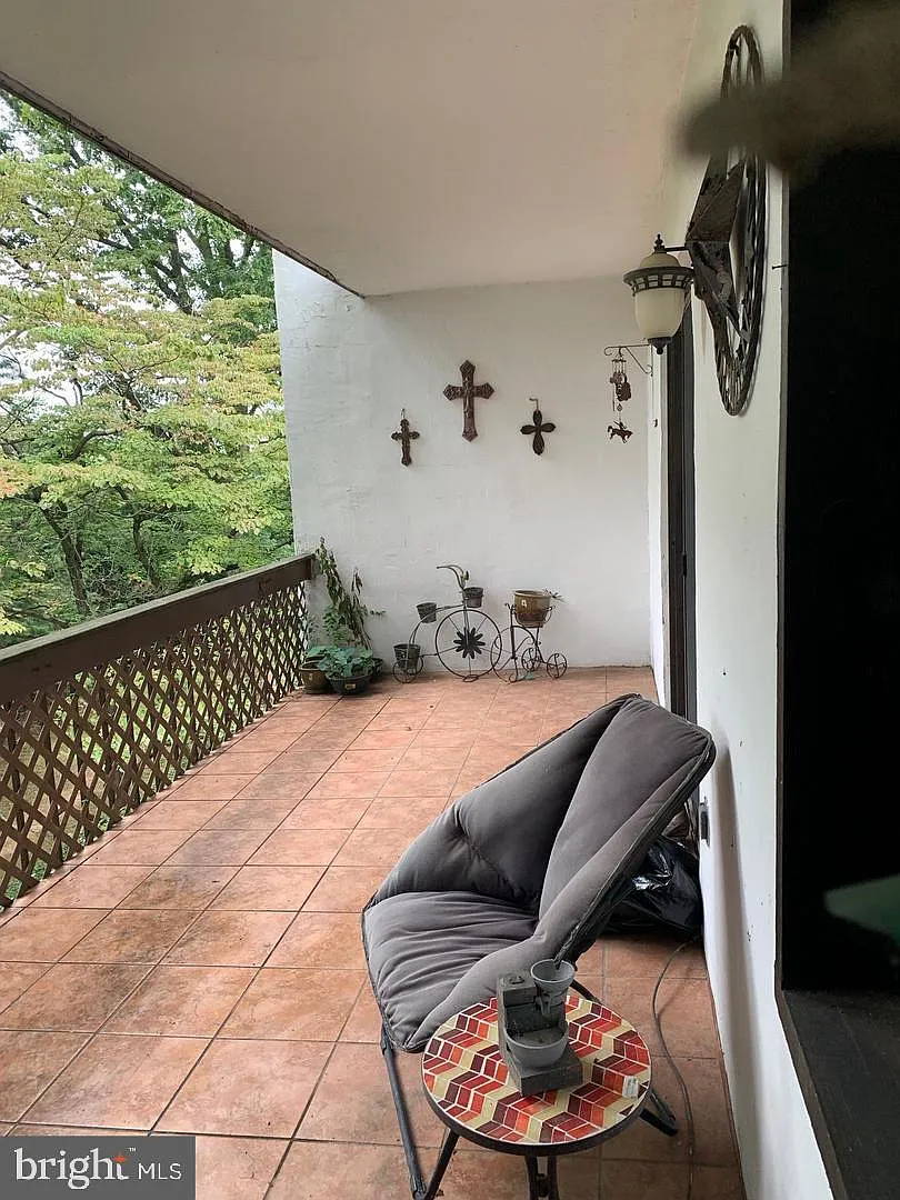 2 bed, 988 sqft, $2,000 — Photo 3