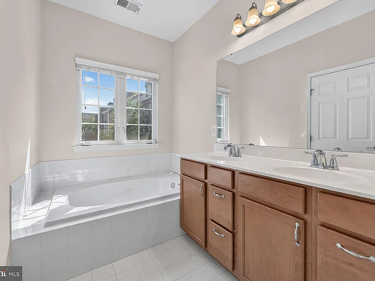 2293 Merseyside Dr — Photo 19