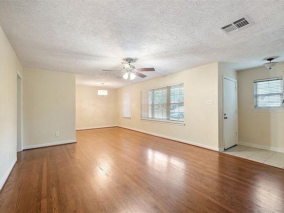4th image of 9629 Westview Dr