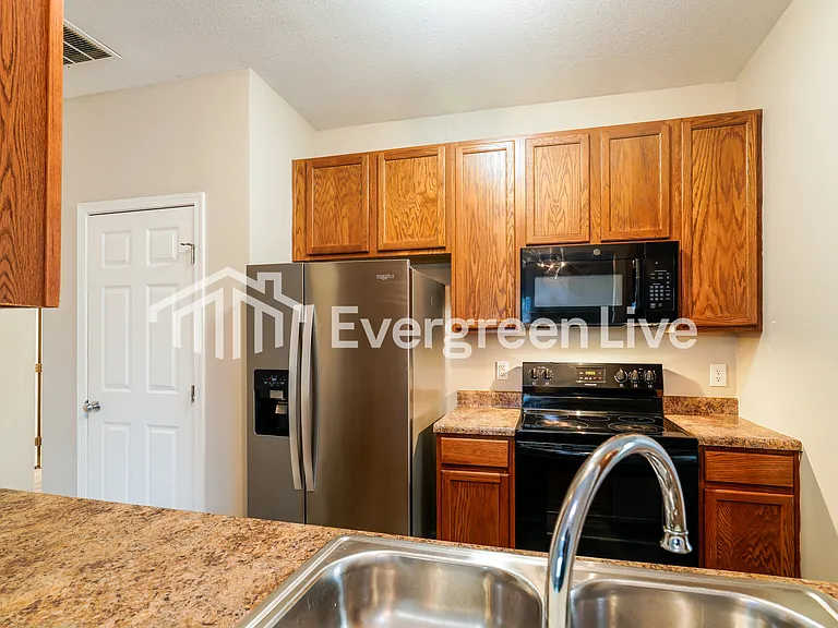448 Riglaw Cir — Photo 2