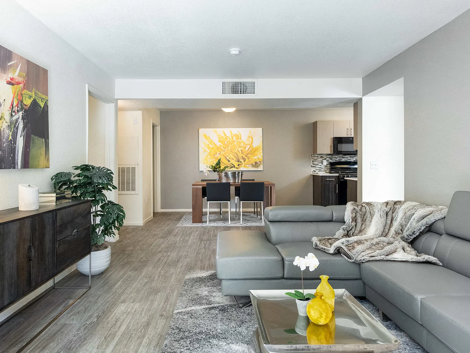 Palermo Apartments — Photo 4