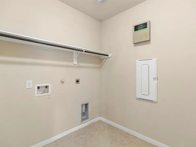 15714 Highlands Cove Dr — Photo 32