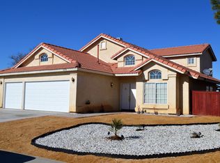 12514 Sunbird Ln, Victorville, CA 92392
